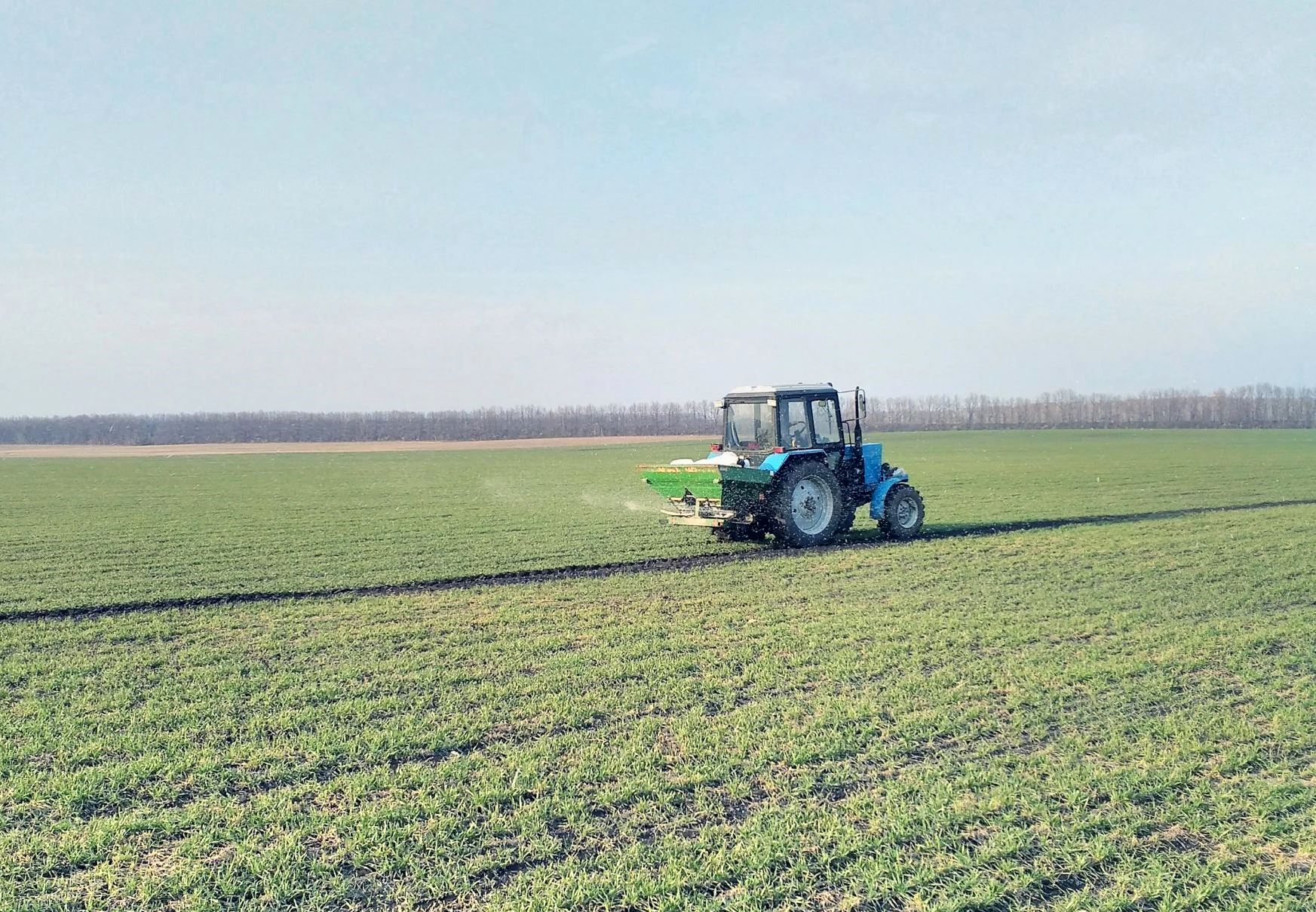 🚜В полях Воробьёвского района начались сельскохозяйственные работы.