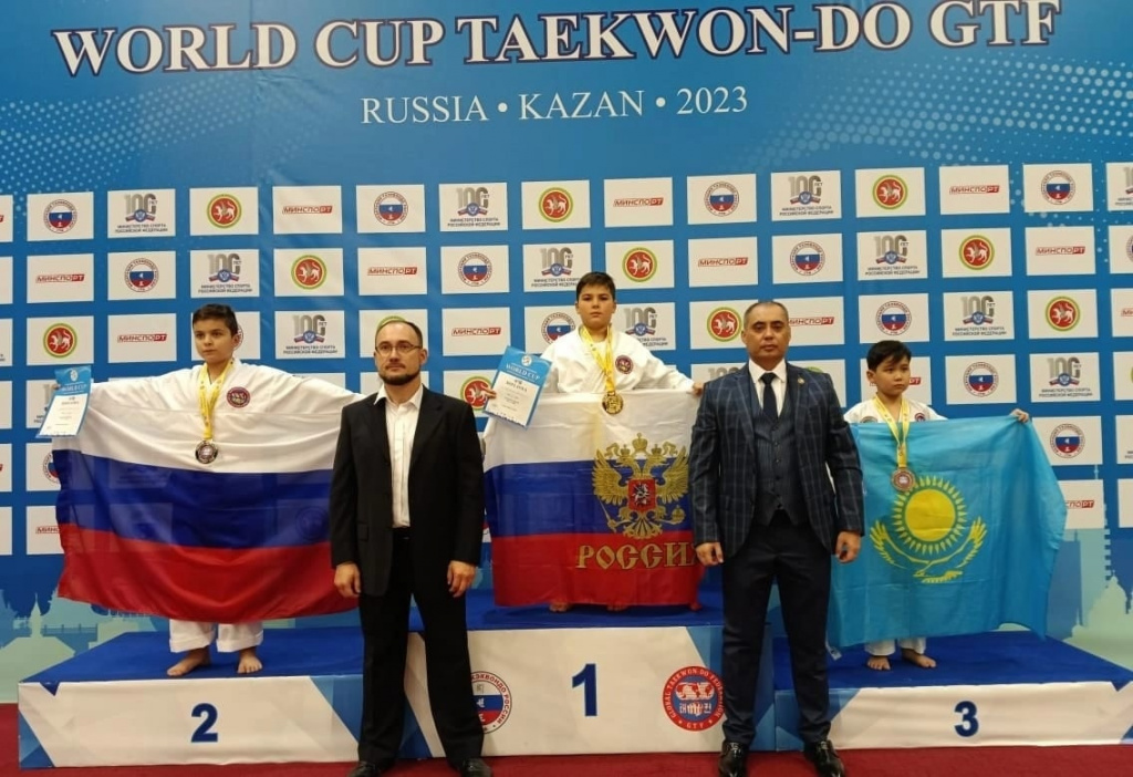 ﻿Юные спортсмены из Воробьёвского района приняли участие в Кубке мира по тхэквондо в Казани.