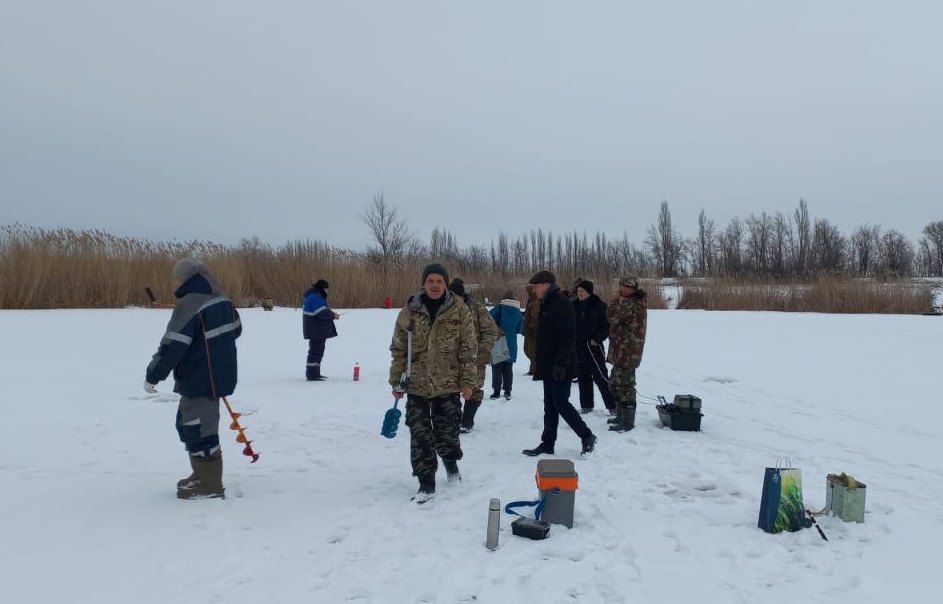 23 февраля на пруду Ольховый прошли ежегодные соревнования по зимней спортивной рыбалке.