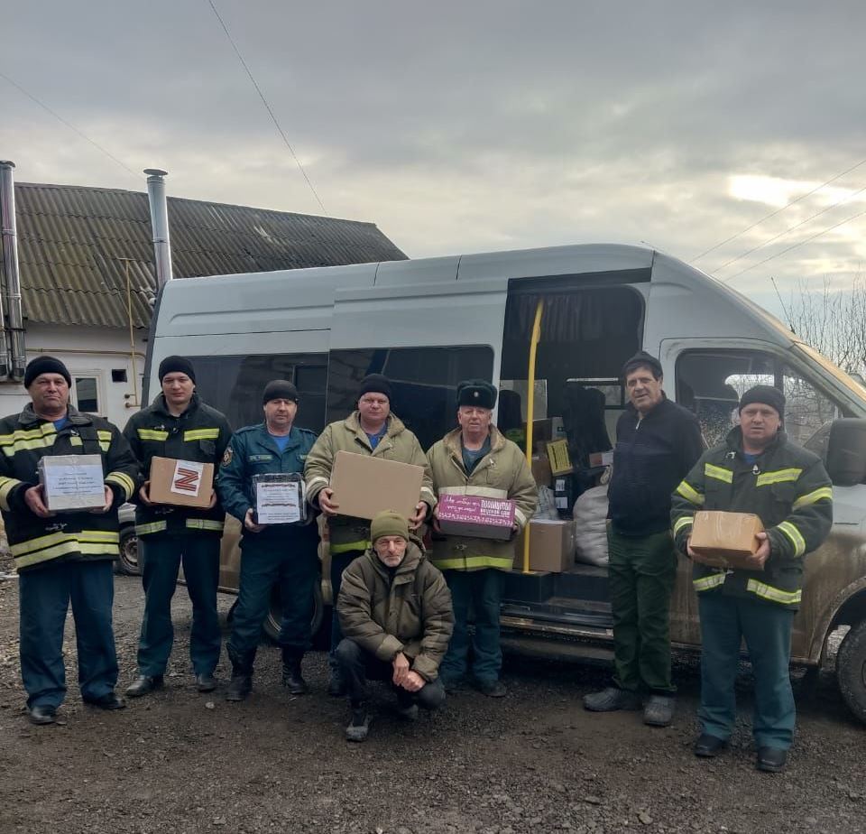 В преддверии Нового года жители Воробьёвского района отправили новую партию гуманитарного груза.