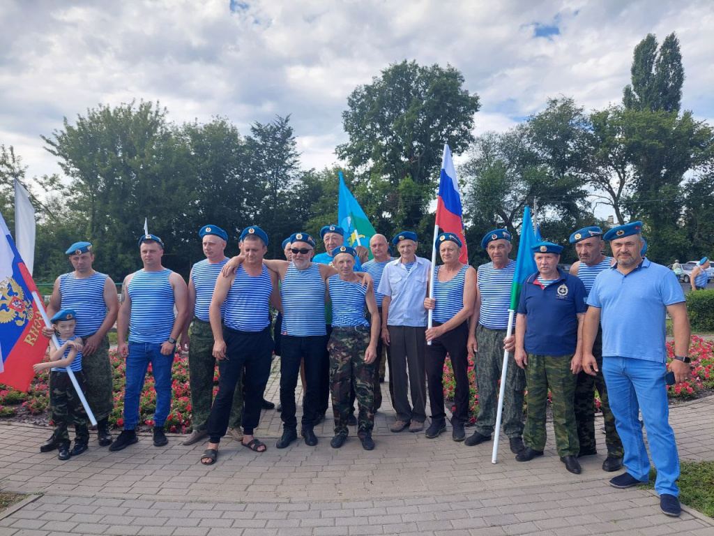 Митинг, посвященный празднованию Дня Воздушно-десантных войск.