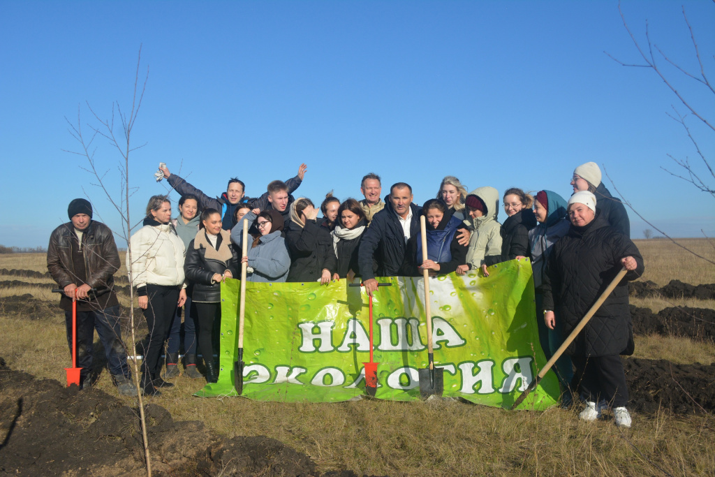 В Воробьёвском районе высадили более 4 тыс. лесных насаждений.