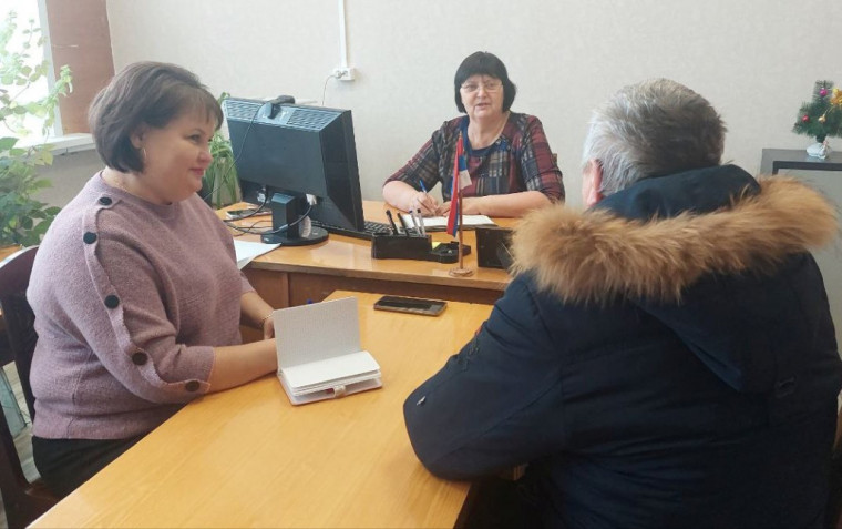 13 декабря в общественной приемной Губернатора Воронежской области в Воробьёвском муниципальном районе прошел прием граждан по компетенции. 13 декабря в общественной приемной Губернатора Воронежской области в Воробьёвском муниципальном районе прошел прием граждан по компетенции.
