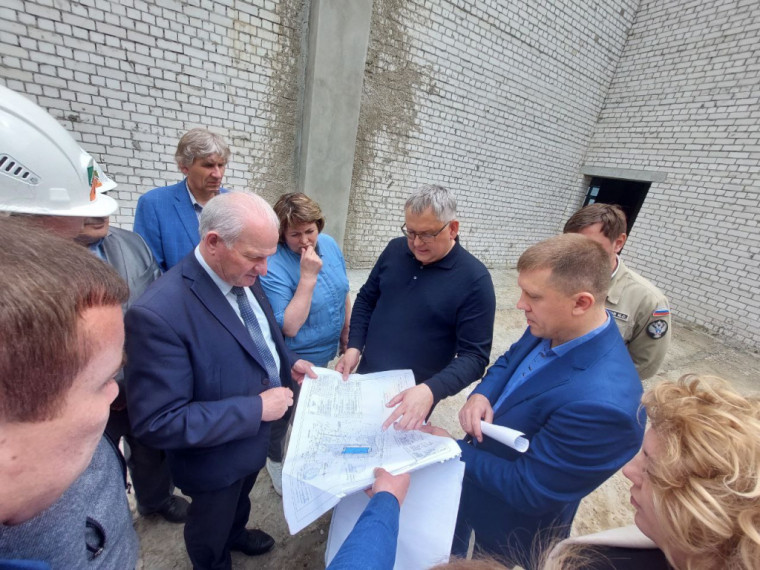 Выездное мероприятие прошло на объекте строительства Дом культуры в поселке Центральной усадьбы совхоза Воробьёвский. Выездное мероприятие прошло на объекте строительства Дом культуры в поселке Центральной усадьбы совхоза Воробьёвский.