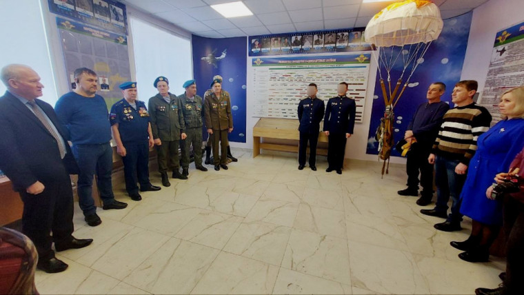 Ребята Воробьёвского района приняли решение связать свою жизнь с военной профессией. Ребята Воробьёвского района приняли решение связать свою жизнь с военной профессией.