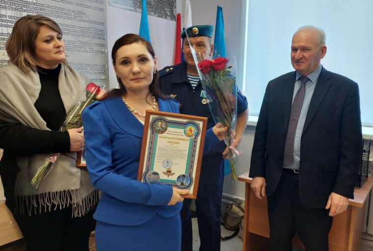 Отметили и поблагодарили наших активистов за огромную роль в поддержании высокого воинского духа. Отметили и поблагодарили наших активистов за огромную роль в поддержании высокого воинского духа.