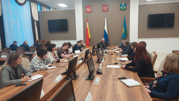 Глава Воробьёвского муниципального района провел еженедельное рабочее совещание. Глава Воробьёвского муниципального района провел еженедельное рабочее совещание.