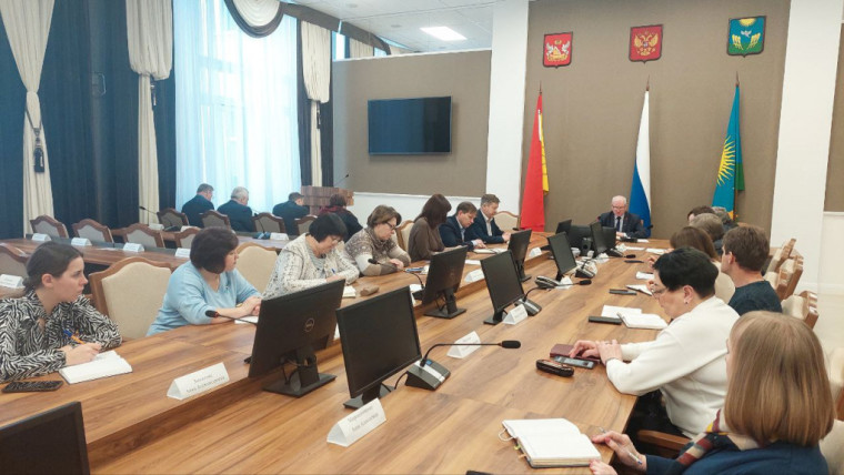 Еженедельное рабочее совещание. Еженедельное рабочее совещание.