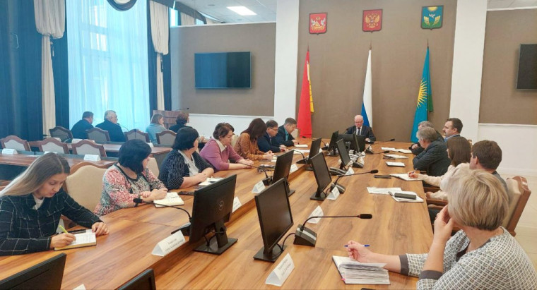 Глава Воробьёвского района провел еженедельное рабочее совещание. Глава Воробьёвского района провел еженедельное рабочее совещание.