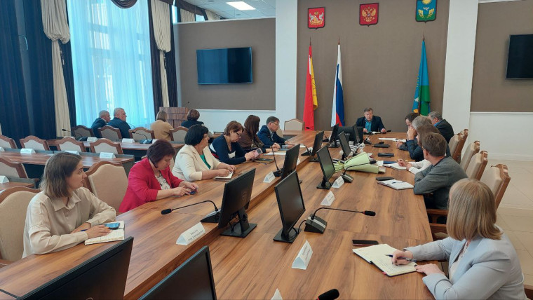 20 мая прошло еженедельное совещание. 20 мая прошло еженедельное совещание.