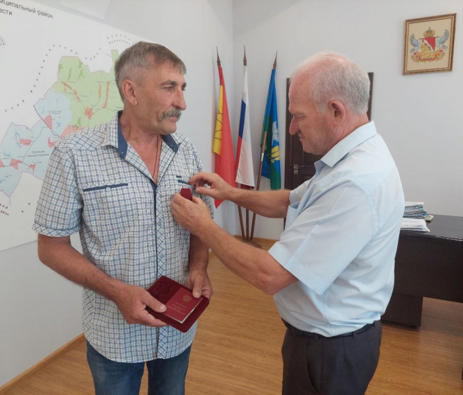 Житель Воробьёвского района награжден медалью ордена «За заслуги перед Отечеством» II степени. Житель Воробьёвского района награжден медалью ордена «За заслуги перед Отечеством» II степени.